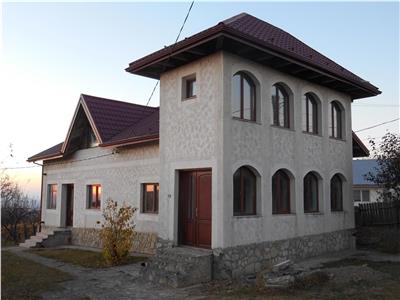 Casa cu teren in Bucium - Paun la strada principala